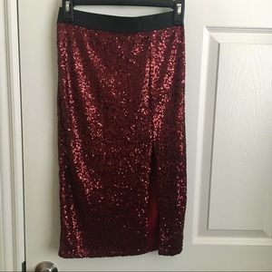 ❣️Red Sequin pencil skirt ♥️🥀New Never Worn